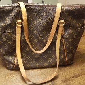 Louis Vuitton Totally MM in Monogram